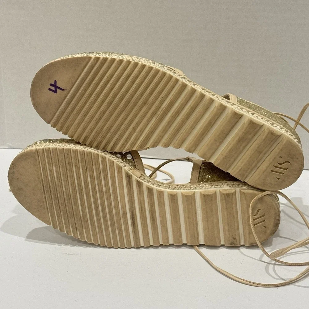 Stuart Weitzman 'Tweety' Strappy ballet Feminine‎ slingback Gold sandals Sz 8.5